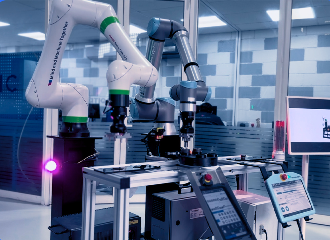 Robotiq grippers on FANUC and UR cobots