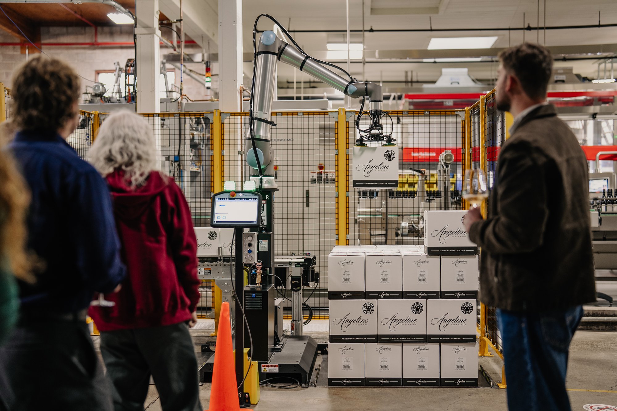 ROBOTIQ-AT-MARTIN-RAY-WINERY_ILCE-7RM505000