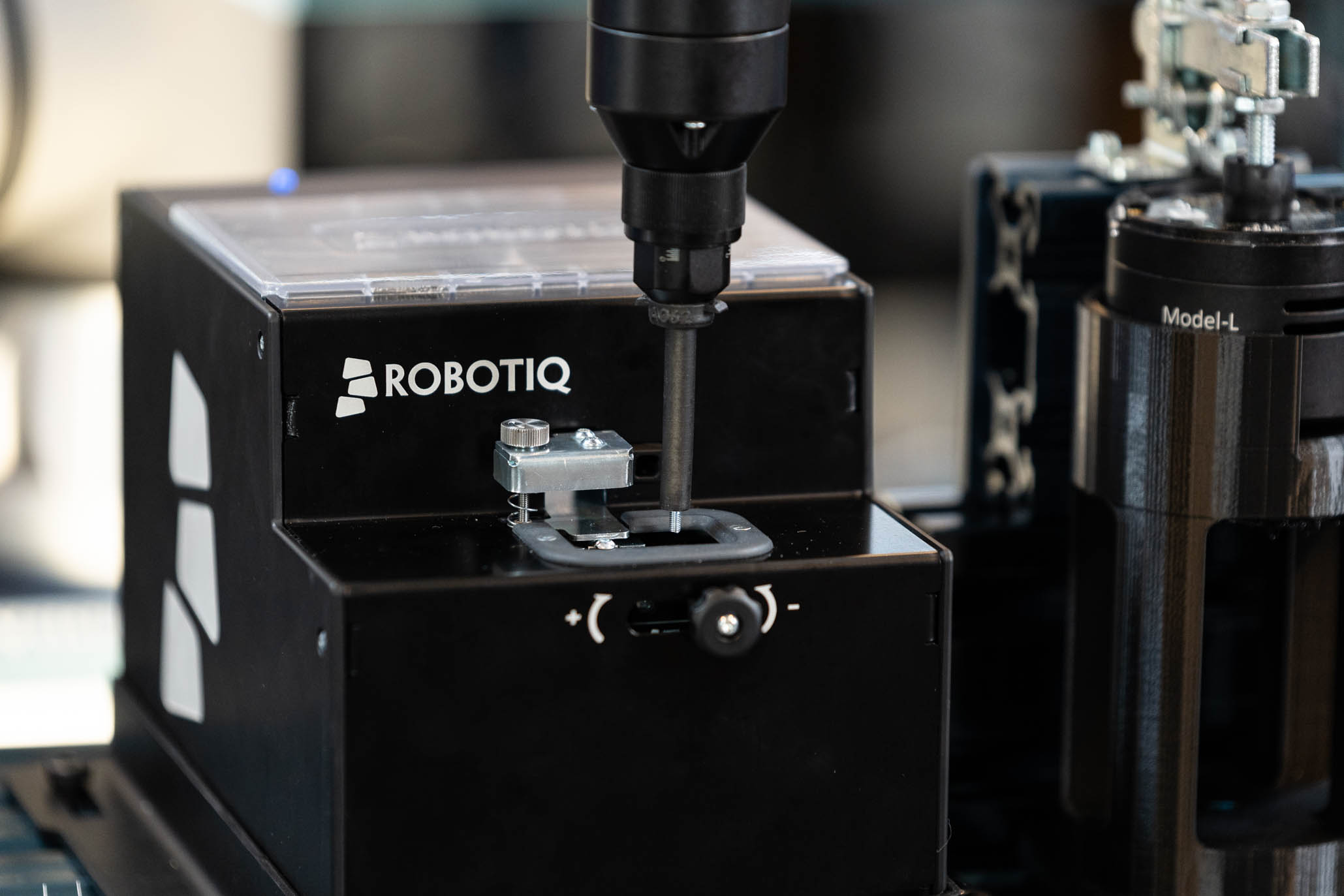 Screwdriving Solution | Robotiq