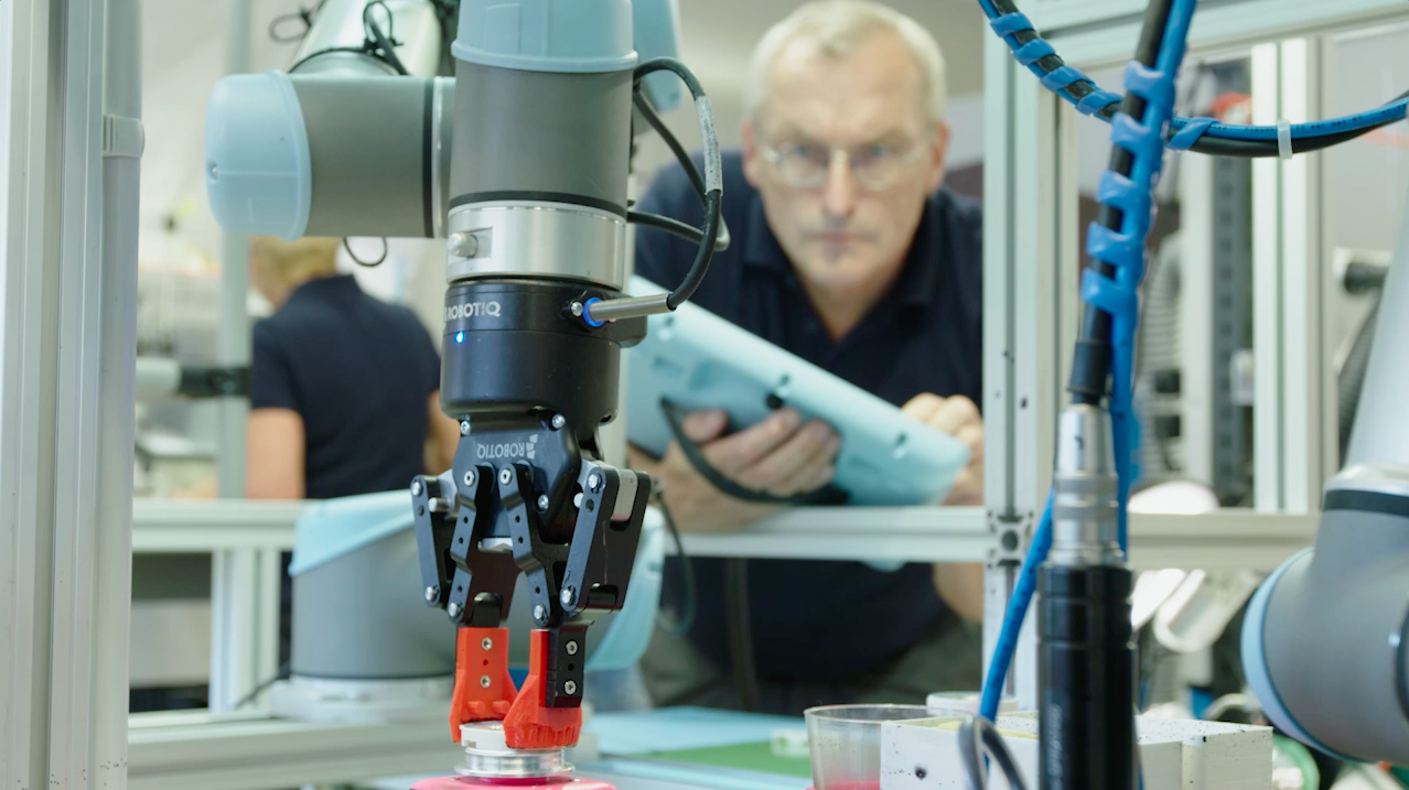 Beyerdynamic_2F85_Gripper_Wrist_Camera_Assembly_7