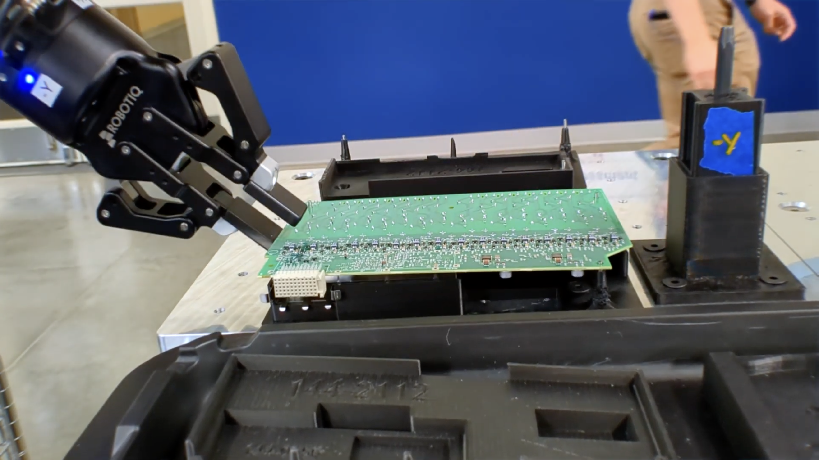 SEL-adaptive-gripper-application